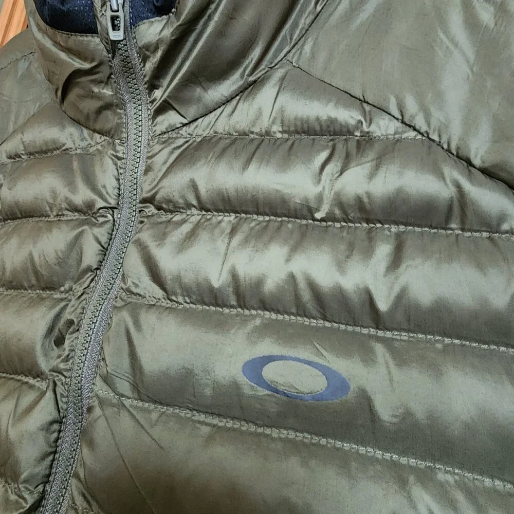 Men's Oakley Full Zip Puffer Jacket Size XL - Picture 2 of 5